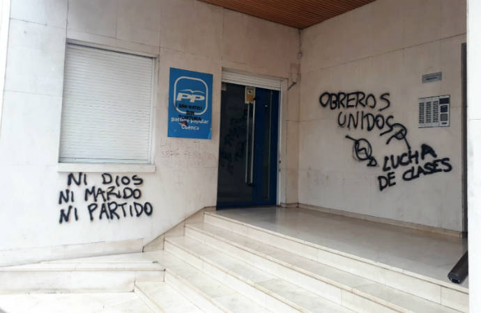 La sede del PP en Cuenca amanece este viernes con pintadas feministas