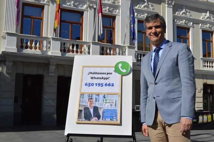 Los vecinos de Guadalajara podrán enviar whatsapp a Antonio Román para transmitirle sus propuestas