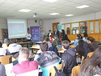 Latre se interesa por el desarrollo del programa de emprendimiento de la Diputación Crece e Innova