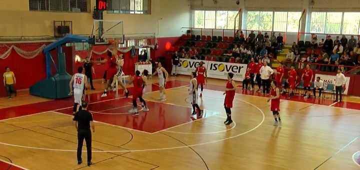 Al Isover Basket Azuqueca le sobró el útimo cuarto ante el Baket Navarra