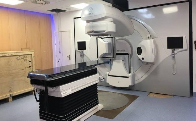 Denuncian la 'inoperancia' del Gobierno de Page/Podemos, incapaz de instalar los aceleradores lineales donados por Fundación Amancio Ortega