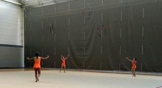 El polideportivo de Valdeluz acoge este domingo uno de los mejores torneos de gimnasia rítmica base de España