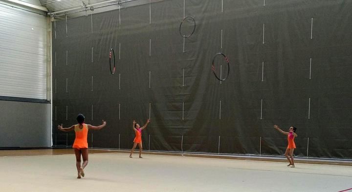 El polideportivo de Valdeluz acoge este domingo uno de los mejores torneos de gimnasia rítmica base de España