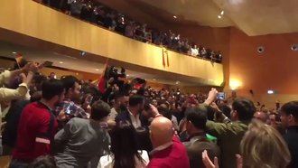 Más de 1.000 personas abarrotan un mitín de Santiago Abascal en Ciudad Real (200 se quedan en las puertas)