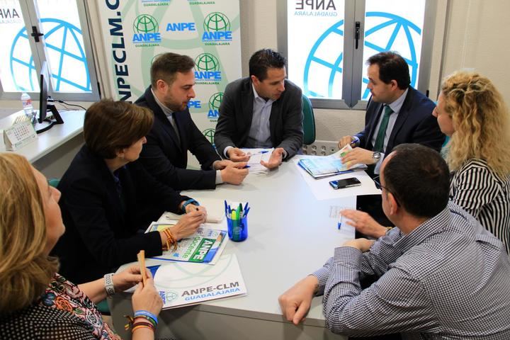 Paco Núñez se reúne con los representantes del ANPE en Guadalajara