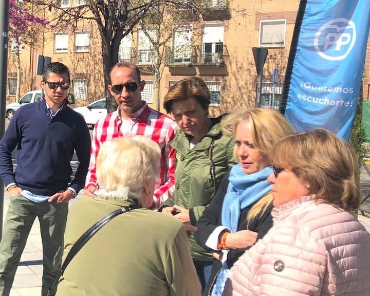 El barrio azudense de ‘Las 200’ traslada su indignación por “el abandono de los espacios públicos por parte del Ayuntamiento”