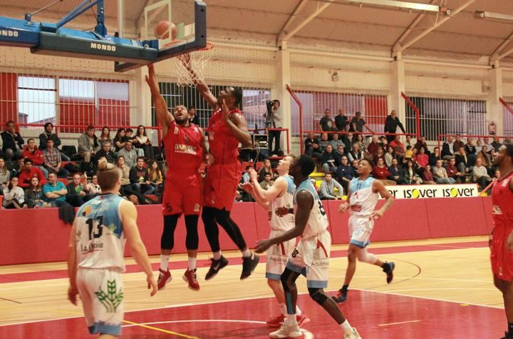 El Isover Basket Azuqueca quiere ratificar su buen momento con una victoria en La Paz
