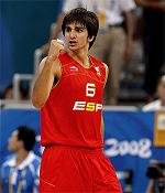 El base celebra una canasta (Foto: Martha)