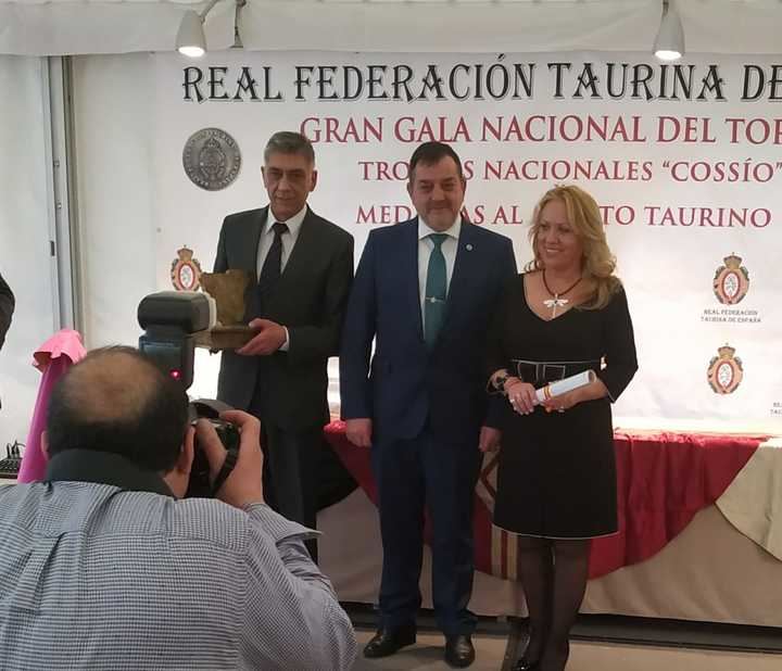 Premiada la Peña Taurina de Azuqueca de Henares por sus 25 años de historia