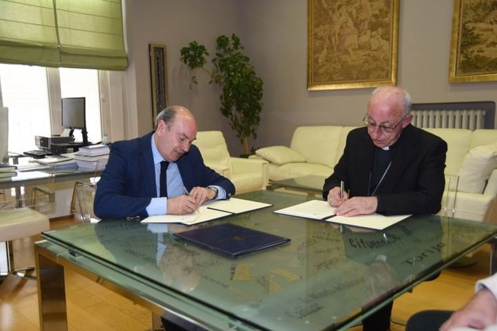 La Diputación cede una parcela a la Residencia de Mayores Juan Pablo II de Alovera para mejorar su atención a los residentes