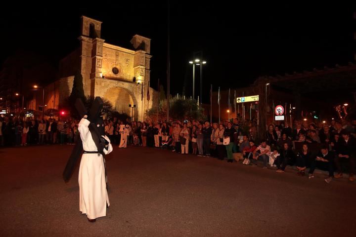 Procesión del Silencio y Santo Entierro del Viernes Santo en Guadaalajara. Foto : Eduardo Bonilla