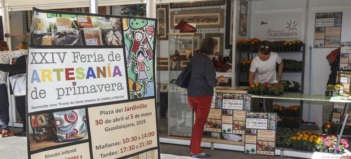 Desde hoy y hasta el domingo, la plaza del Jardinillo acoge la nueva edición de la Feria de Artesanía de Primavera