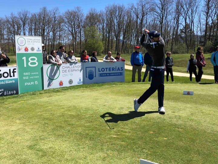 Antoine Rozner impone su ley y vence en el Challenge de España con un final de vuelta magistral
