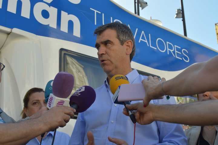 Román creará un censo de ADN de perros de Guadalajara que permitirá identificar a los dueños que no recojan sus excrementos de la vía pública