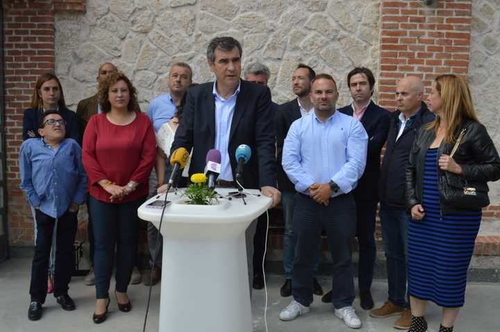 Román: “Desunir el voto del centro-derecha y votar a Vox o a Ciudadanos, es dar la victoria a la izquierda”