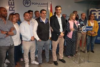 Guarinos hace autocrítica y Román pondría “incluso mi cabeza porque no entendería otra posición ni de Csi de VOX que no sea apoyar al PP