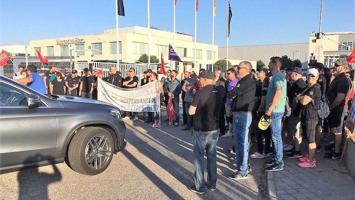 Toda la plantilla de Mercedes en Azuqueca secunda el segundo día de huelga