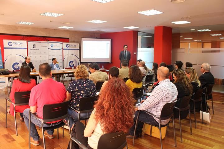 Empresarios alcarreños se interesan por las soluciones para la internacionalización de las pymes