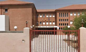 Tirón de orejas a Page : IU denuncia "la situación de colapso" del instituto Julio Verne en Bargas (Toledo)