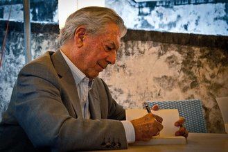 Alfaguara publicar&#225; el 8 de octubre &#34;Tiempos recios&#34;, la nueve novela de Mario Vargas Llosa 