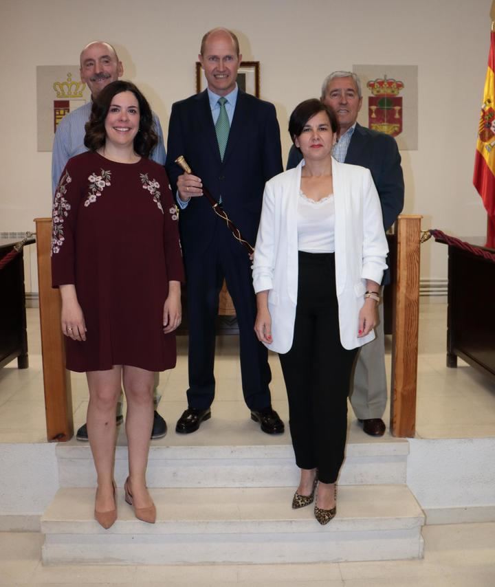 Javier del Río toma posesión como alcalde de Pareja por sexta vez consecutiva