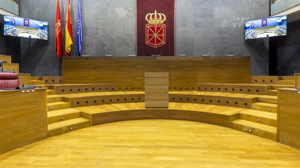 Los socialistas votan con Bildu entregar a los nacionalistas de Geroa Bai el Parlamento navarro