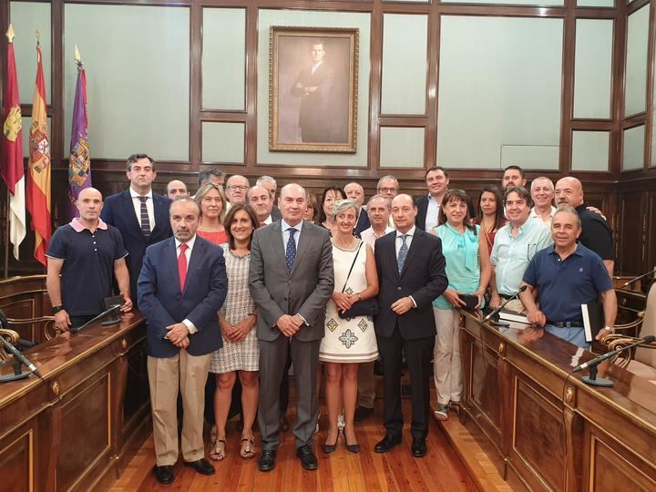 La Diputación Provincial celebra la festividad del Sagrado Corazón homenajeando a sus trabajadores