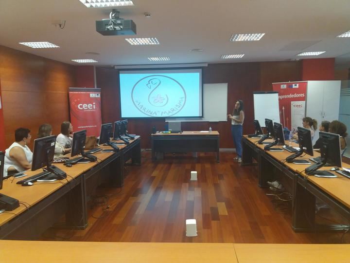 Alumnos del curso de actividades de venta organizado por CEOE-Cepyme visitan el CEEI Guadalajara