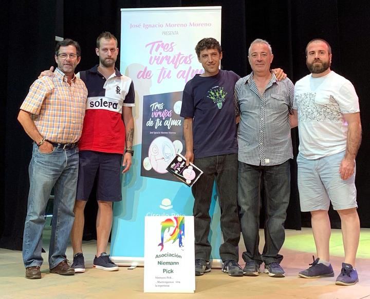 José Ignacio Moreno presentó en Yunquera su libro ‘Tres virutas de tu alma’