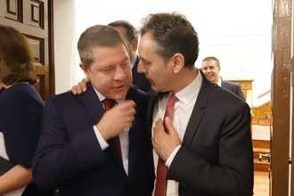 Francisco Tierraseca felicita a Emiliano García-Page y muestra su voluntad de continuar colaborando