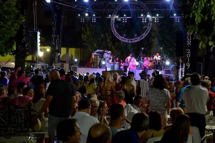 Las fiestas de San Cristóbal volvieron a abarrotar las calles de Yebra