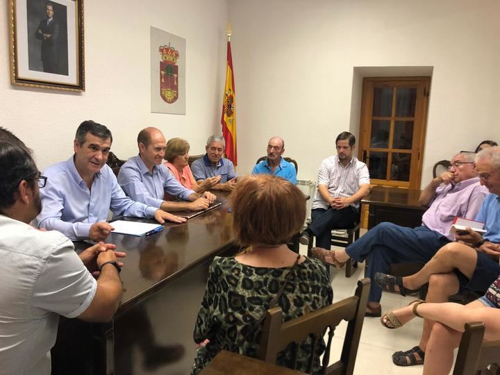 Román se reúne con alcaldes y concejales de municipios ribereños para trasladar sus propuestas al Senado