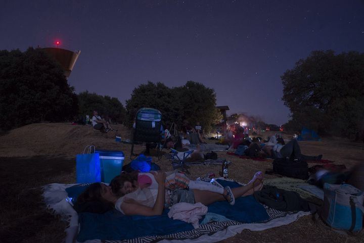 AstroYebes invita este lunes a disfrutar de la lluvia de las Perseidas desde el bosque de Valdenazar
