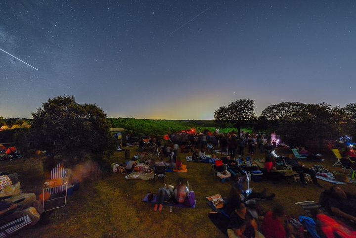 AstroYebes invita este lunes a disfrutar de la lluvia de las Perseidas desde el bosque de Valdenazar