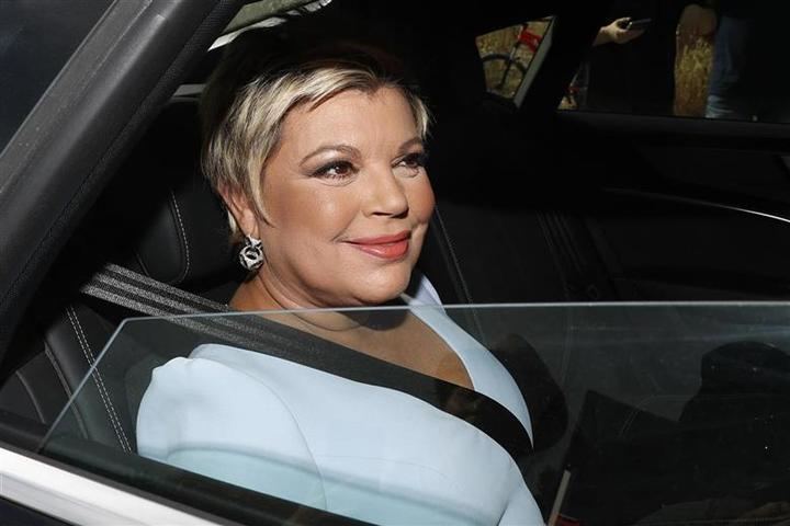 LECTURAS Terelu Campos : Alejandro Sanz quiere regalarme mis nuevos pezones,