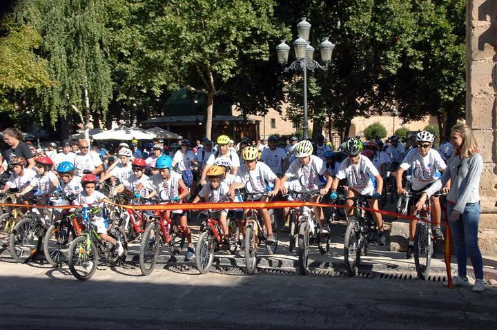 Participación récord en el Día de la Bicicleta de Sigüenza, con cuatrocientos ciclistas