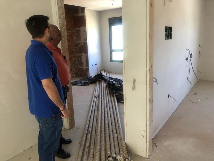 Pérez Osma comprueba el lamentable estado de la Residencia de Mayores de Beteta y exige a la Diputación y a la Junta de Comunidades que terminen su construcción