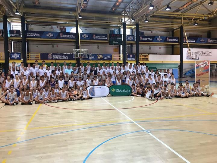 Más de un centenar de jóvenes han participado, en el San José, en el II Campus de Baloncesto de la Federación de Castilla-La Mancha