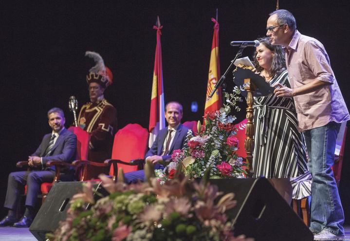 El pregón de Erundino y Laura Galán abre las Ferias y Fiestas de Guadalajara