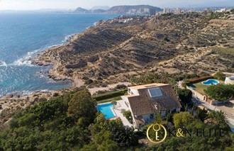 Exclusiva villa en venta con impresionantes vistas al mar en Alicante