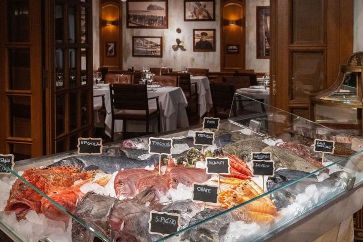 Inauguran Santo Mare, un exclusivo restaurante de mariscos en Venecia