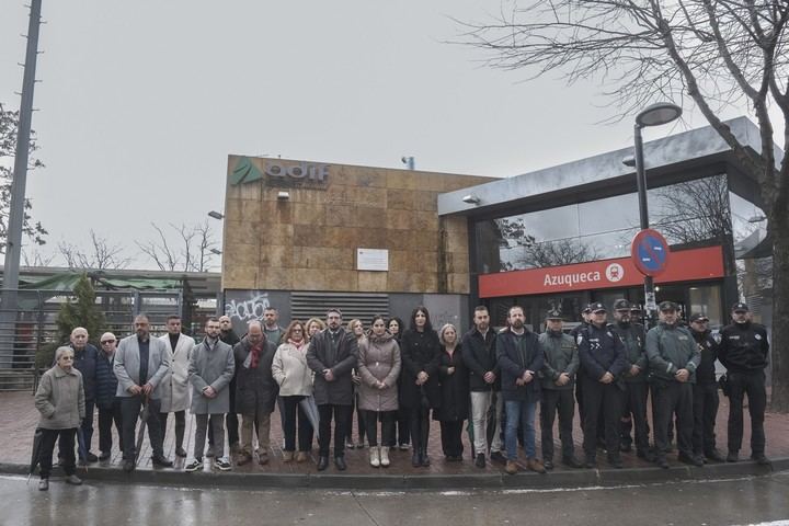 Azuqueca rinde homenaje a las víctimas del 11M en su estación de tren