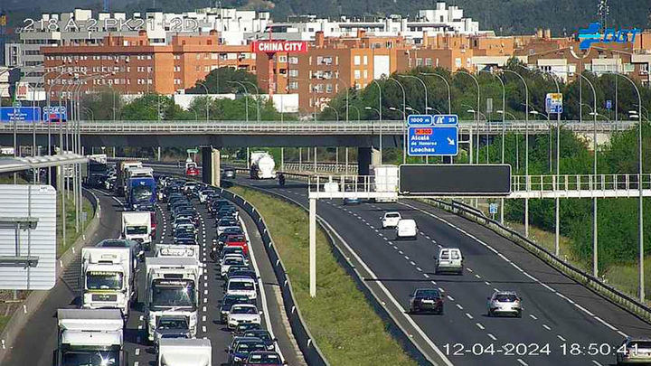 ÚLTIMA HORA : Diez heridos leves en un accidente múltiple en la A-2, a la altura de San Fernando de Henares