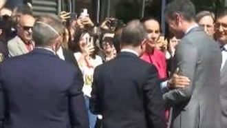 Abucheos y pitidos contra Sánchez a su llegada a la Feria del Vino en Ciudad Real: "Fuera", inútil"