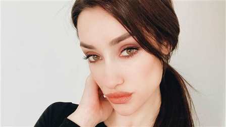 LECTURAS Adara Molinero, hundida, estalla contra los que ponen en duda su relación con Rodri Fuertes