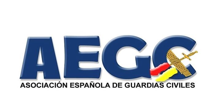 AEGC felicita a los dos agentes por salvar la vida a un cazador en Cuenca 