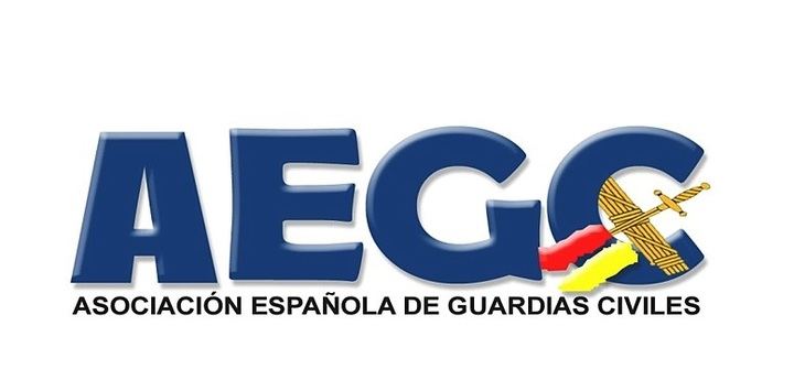 AEGC felicita a los dos agentes por salvar la vida a un cazador en Cuenca