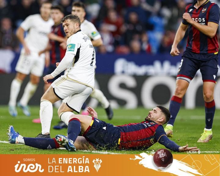 El Alba cae tras levantarse