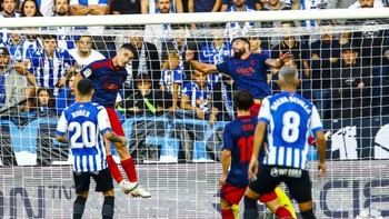 El Alba suma en casa del líder y deja su puerta intacta