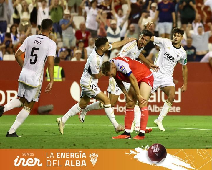 El Alba y el RCD Espanyol empatan en un partido de infarto